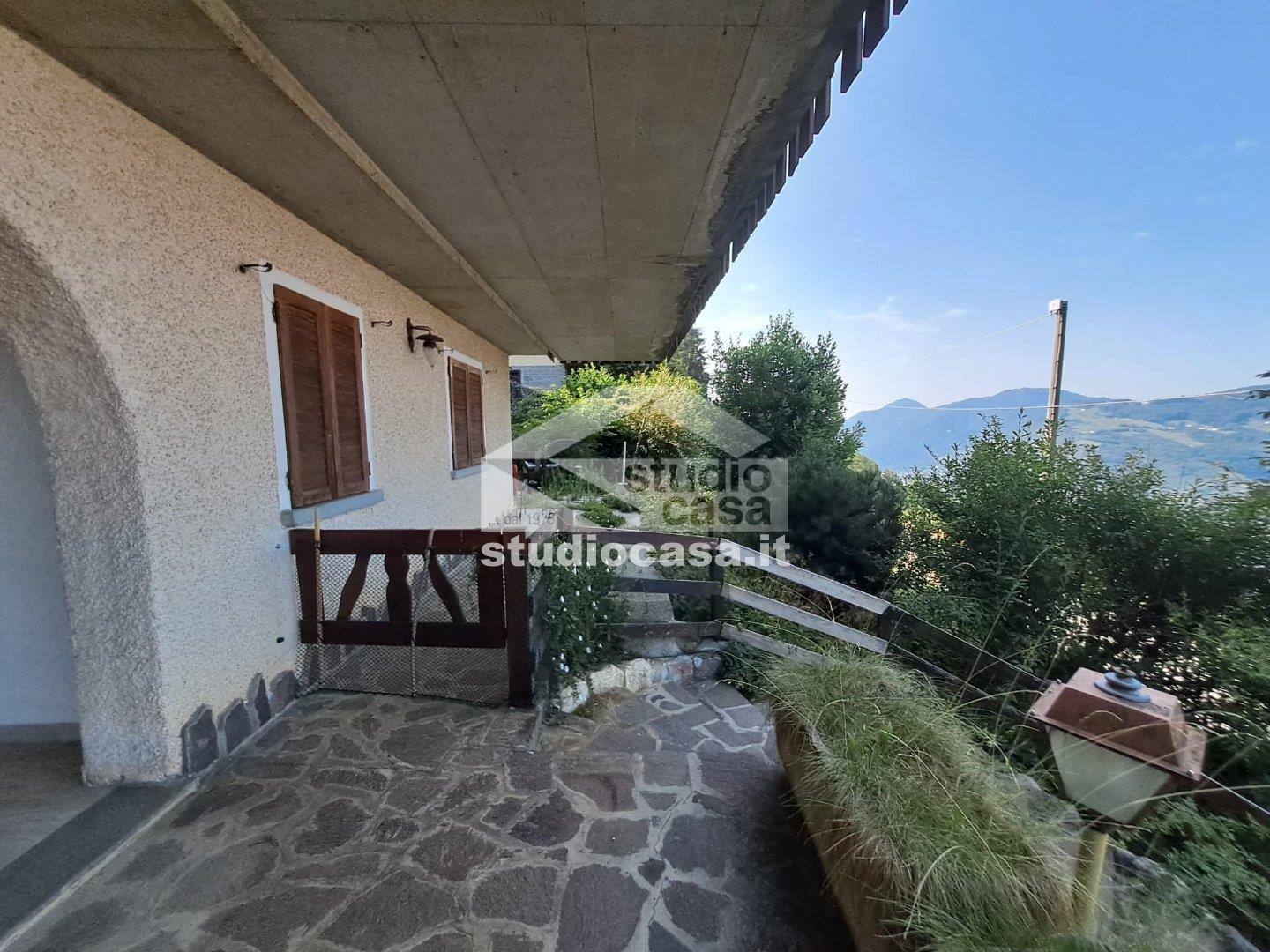 Appartamento in vendita a Costa Serina