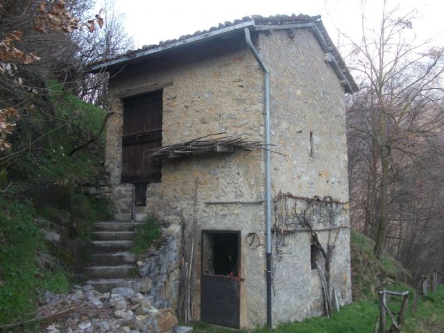 Casa Rustica in vendita a Val Brembilla