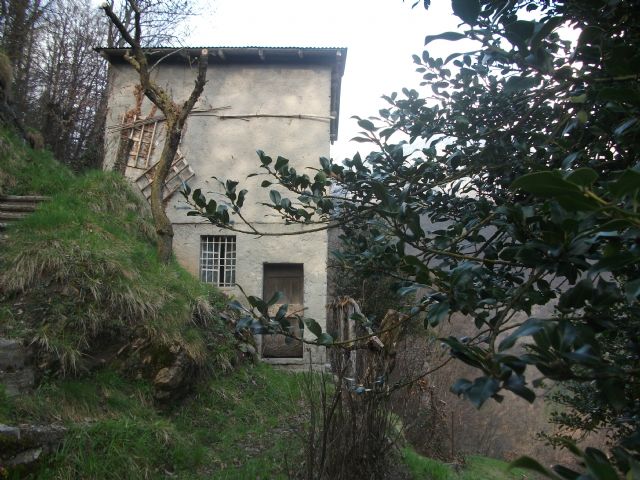 Casa Rustica in vendita a Val Brembilla