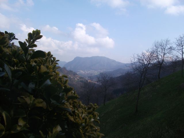 Casa Rustica in vendita a Val Brembilla