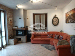 Appartamento in vendita a Sant'Omobono Terme