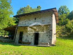 Casa Rustica in vendita a Val Brembilla