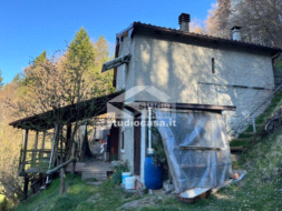 Casa Rustica in vendita a Dossena