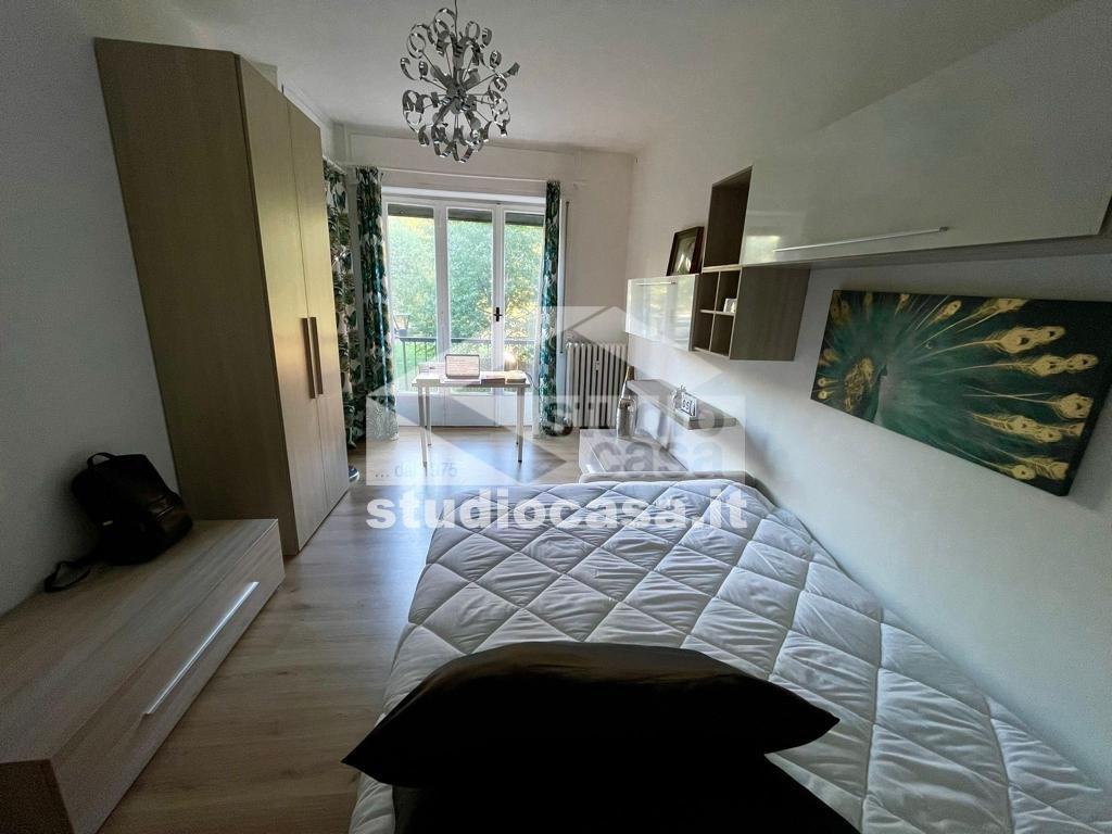 Stanza in Appartamento in affitto a Milano