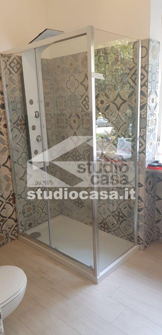 Stanza in Appartamento in affitto a Milano