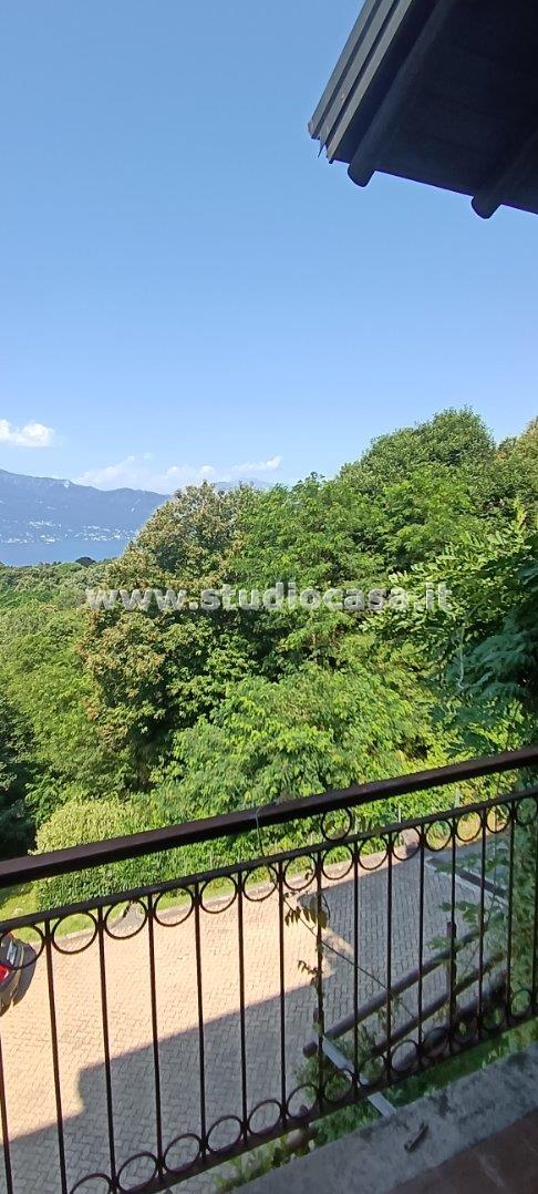 Villa a schiera in vendita a Laveno-Mombello