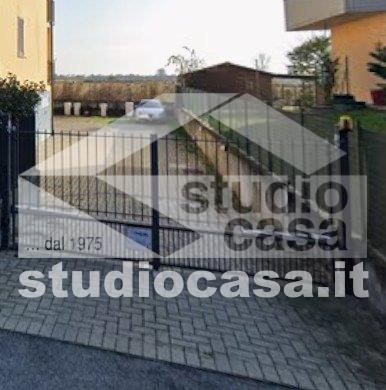 Posto auto scoperto in vendita a Carpiano