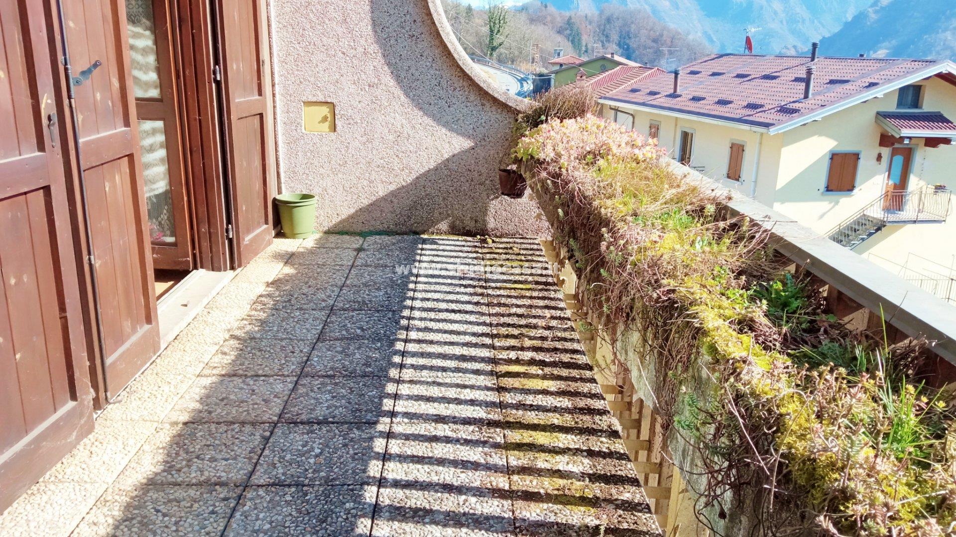 Appartamento in vendita a Gorno