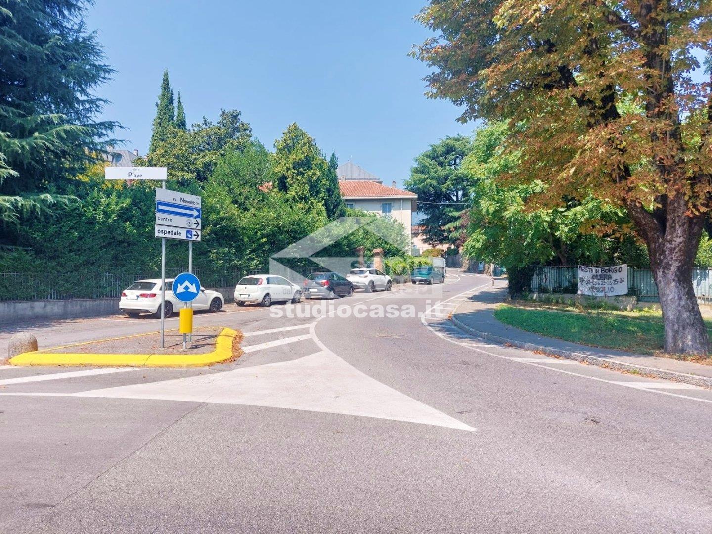 Box / Autorimessa in vendita a Alzano Lombardo