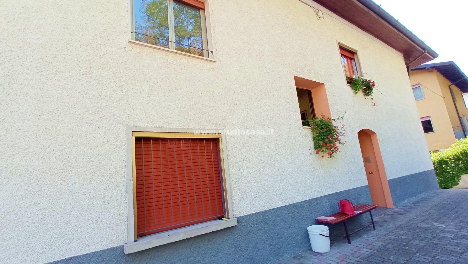 Appartamento in vendita a Gorno