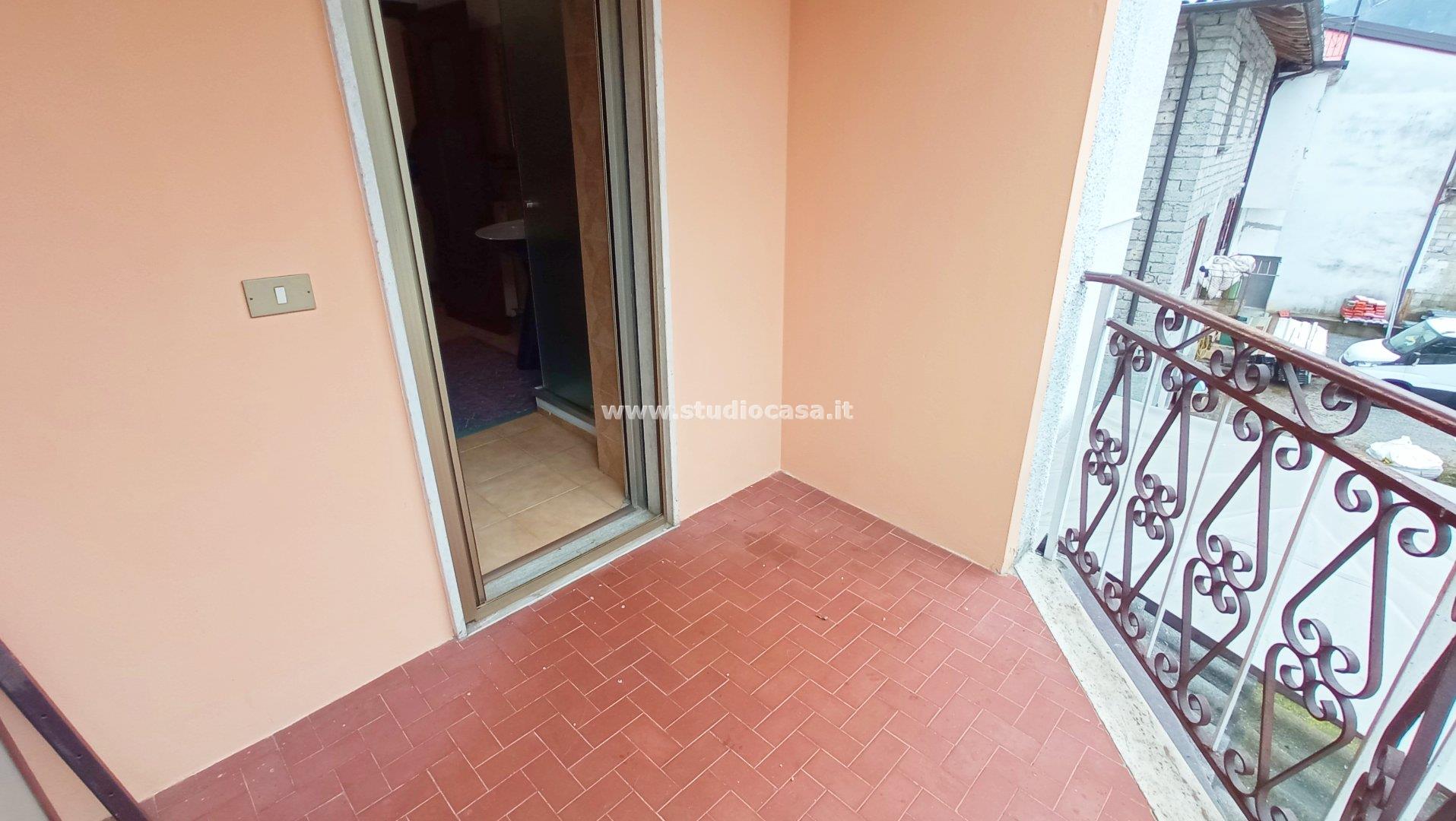 Appartamento in vendita a Gorno