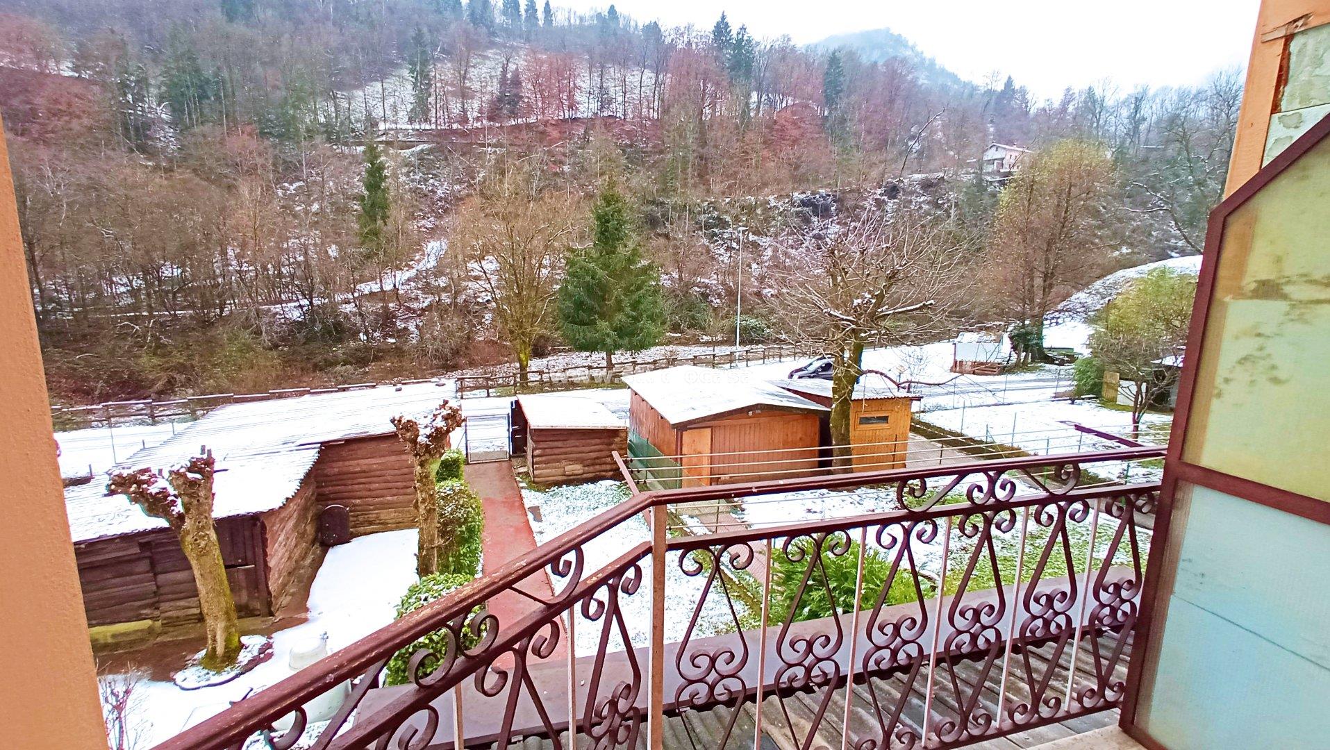 Appartamento in vendita a Gorno