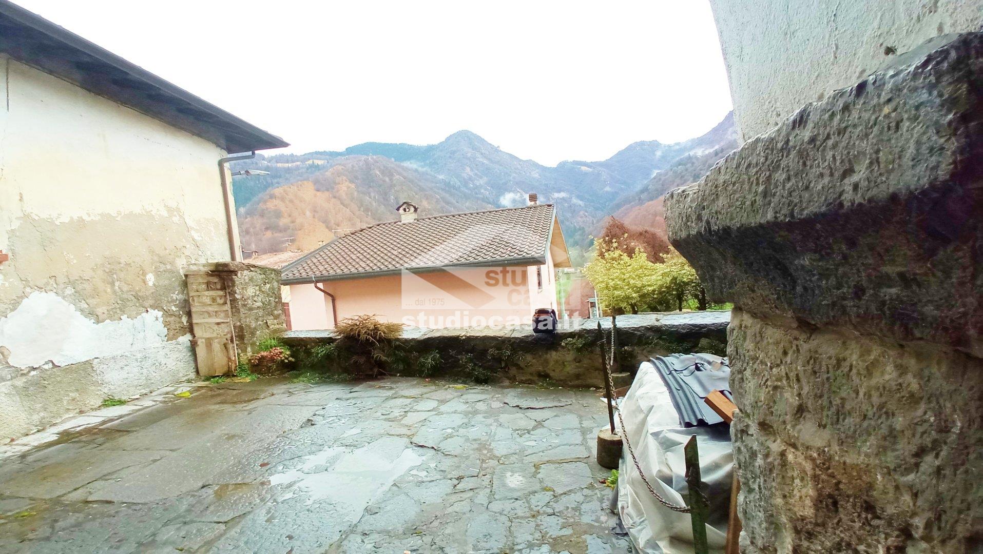 Casa Unifamiliare in vendita a Gorno