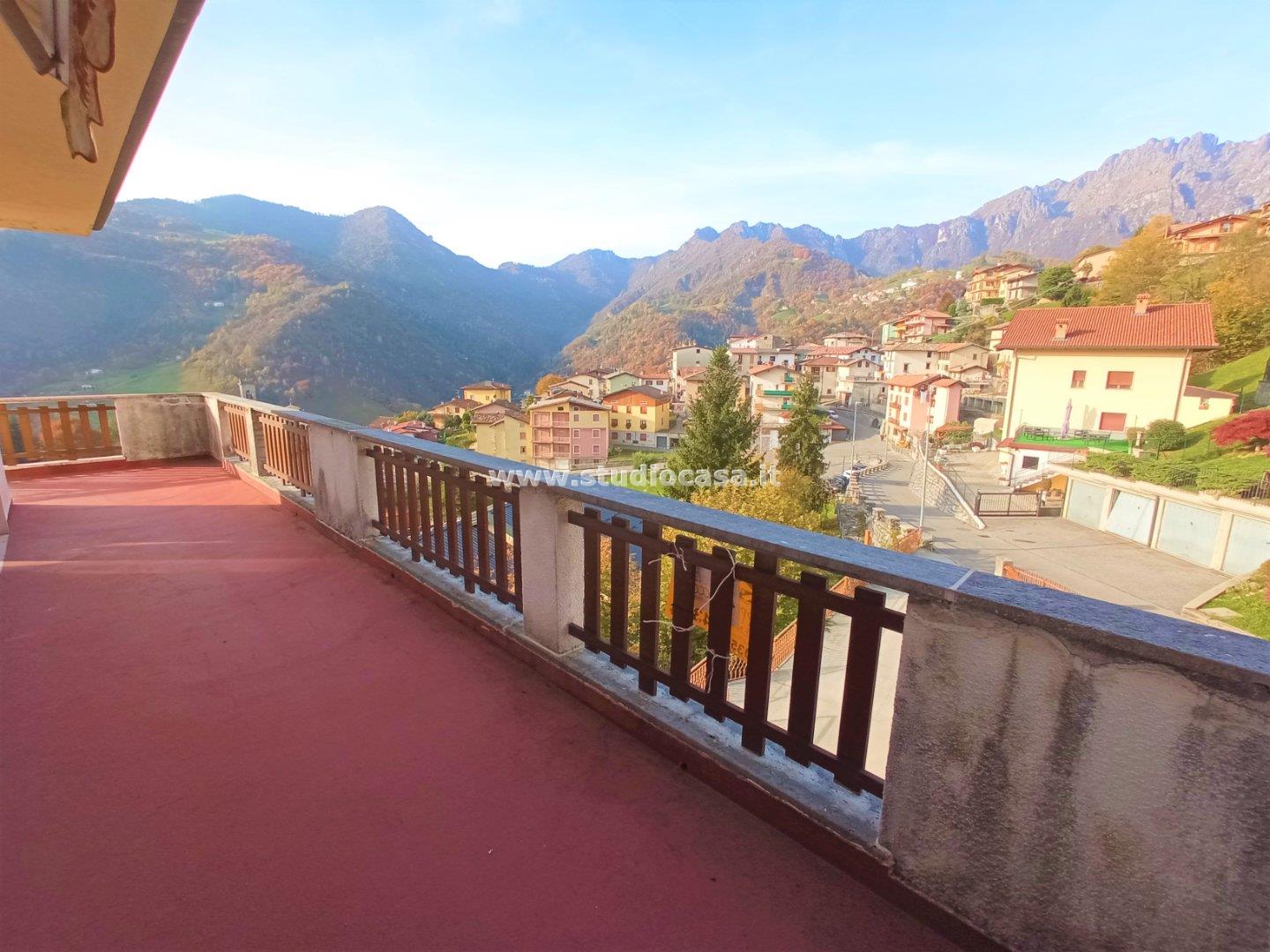 Appartamento in vendita a Gorno