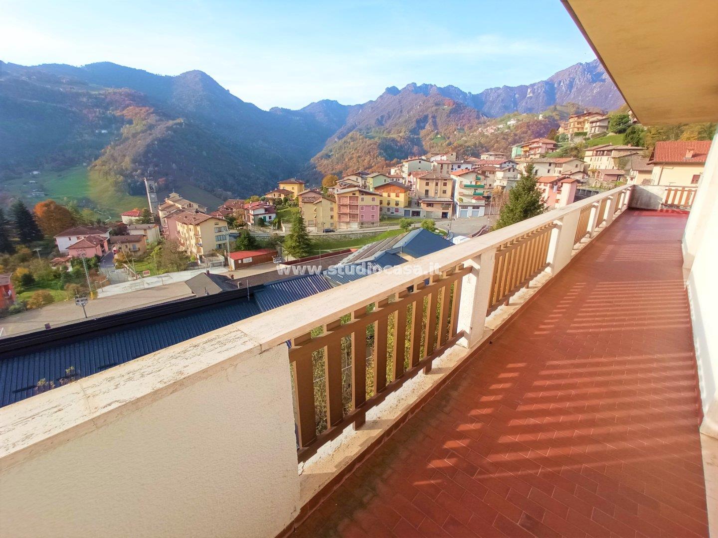 Appartamento in vendita a Gorno