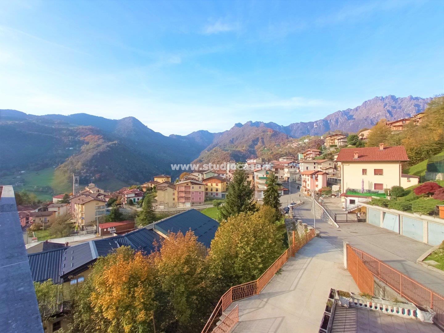 Appartamento in vendita a Gorno