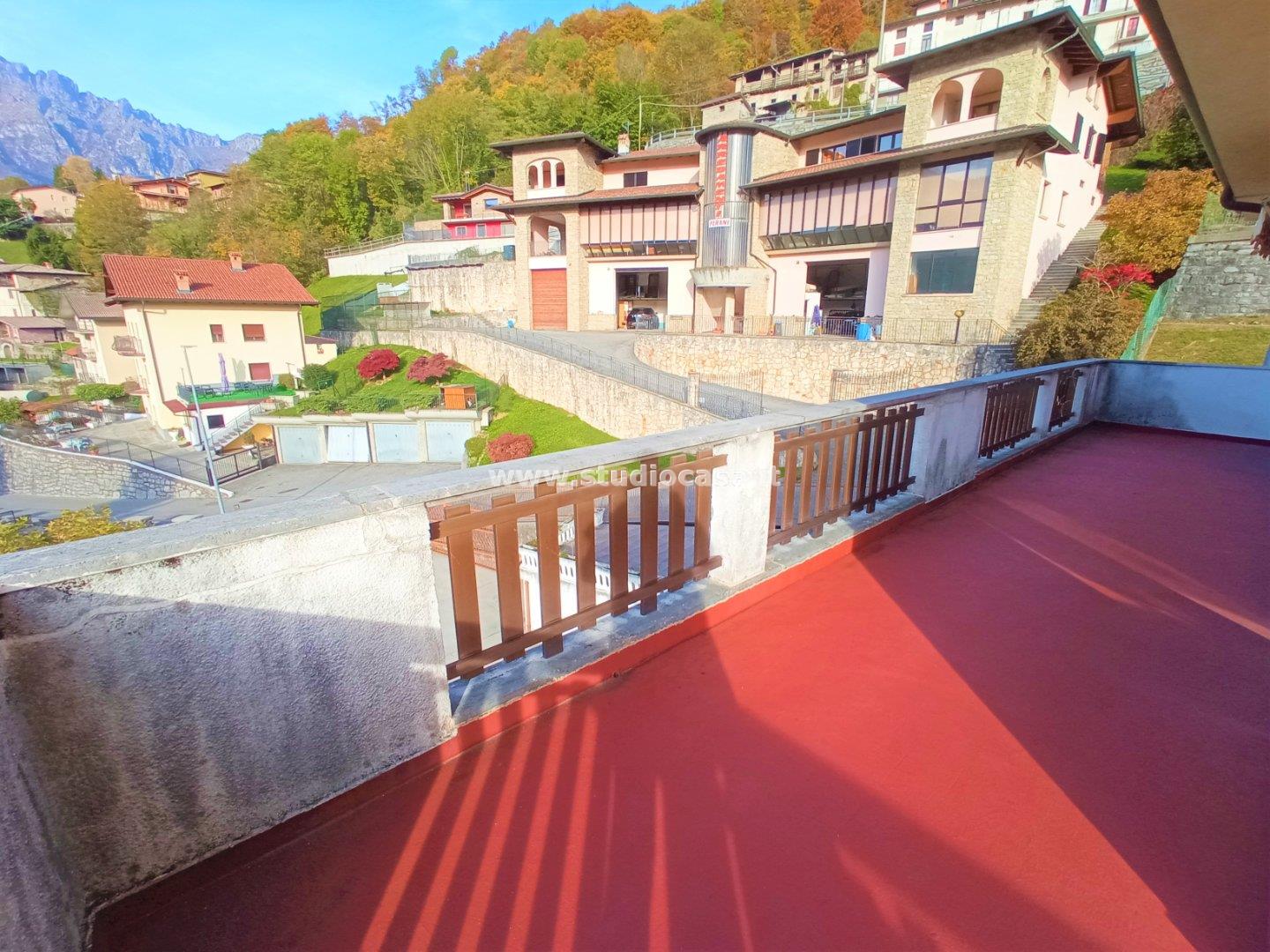 Appartamento in vendita a Gorno