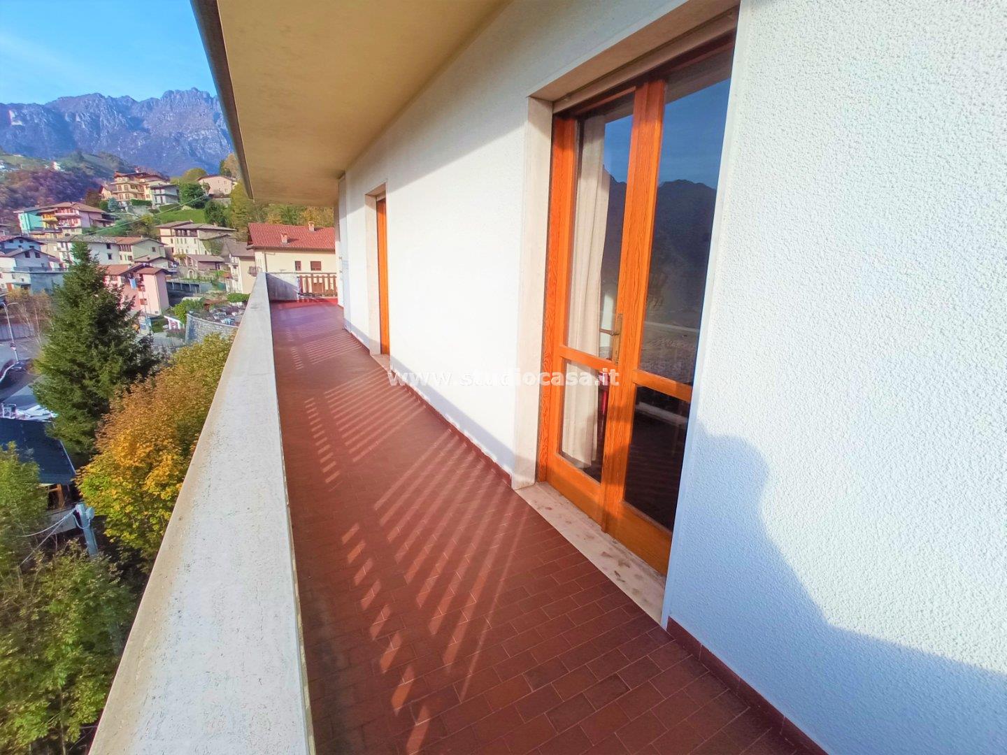 Appartamento in vendita a Gorno