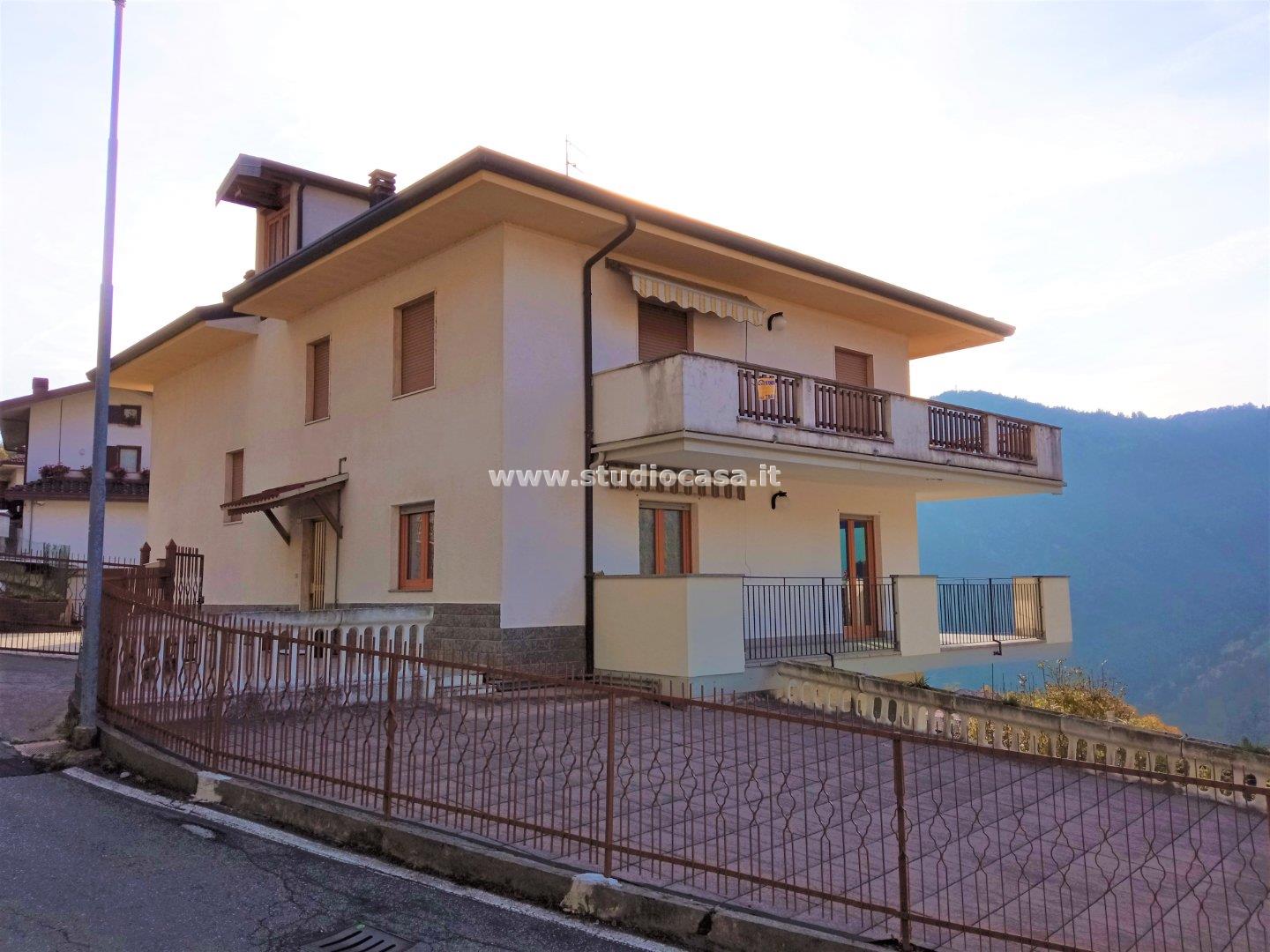 Appartamento in vendita a Gorno