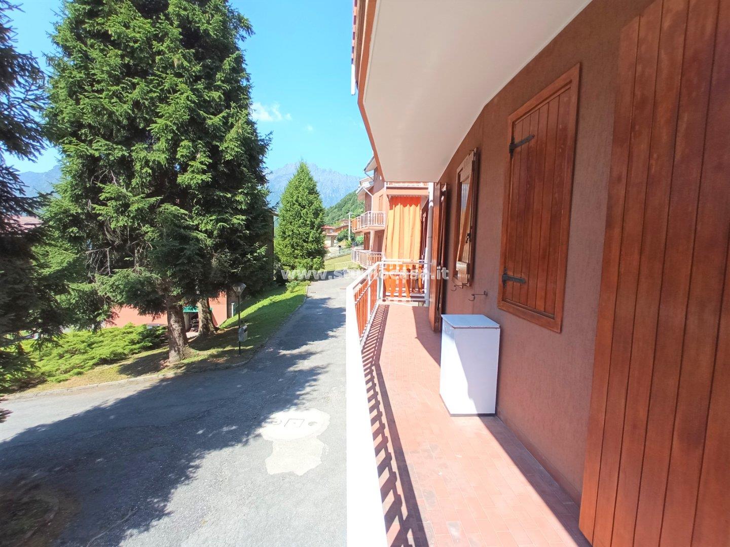 Appartamento in vendita a Gorno