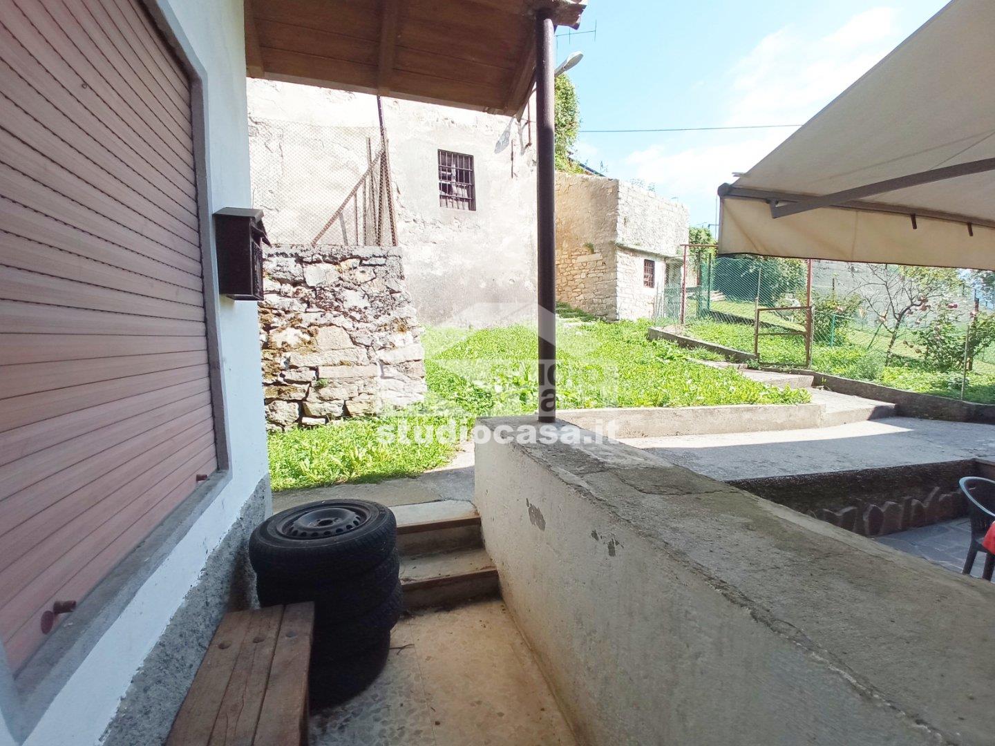 Casa Rustica in vendita a Gorno
