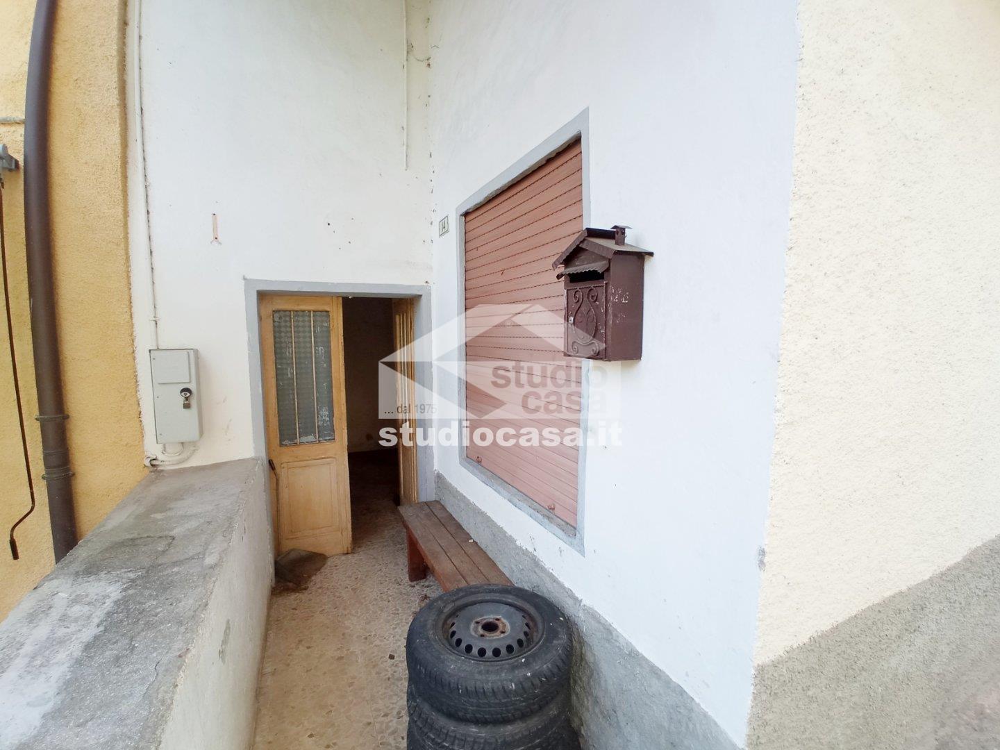 Casa Rustica in vendita a Gorno