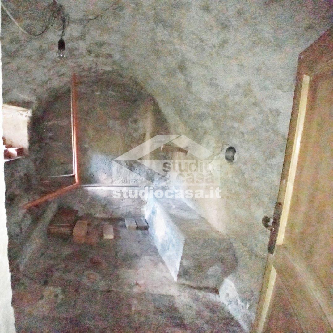 Casa Rustica in vendita a Gorno