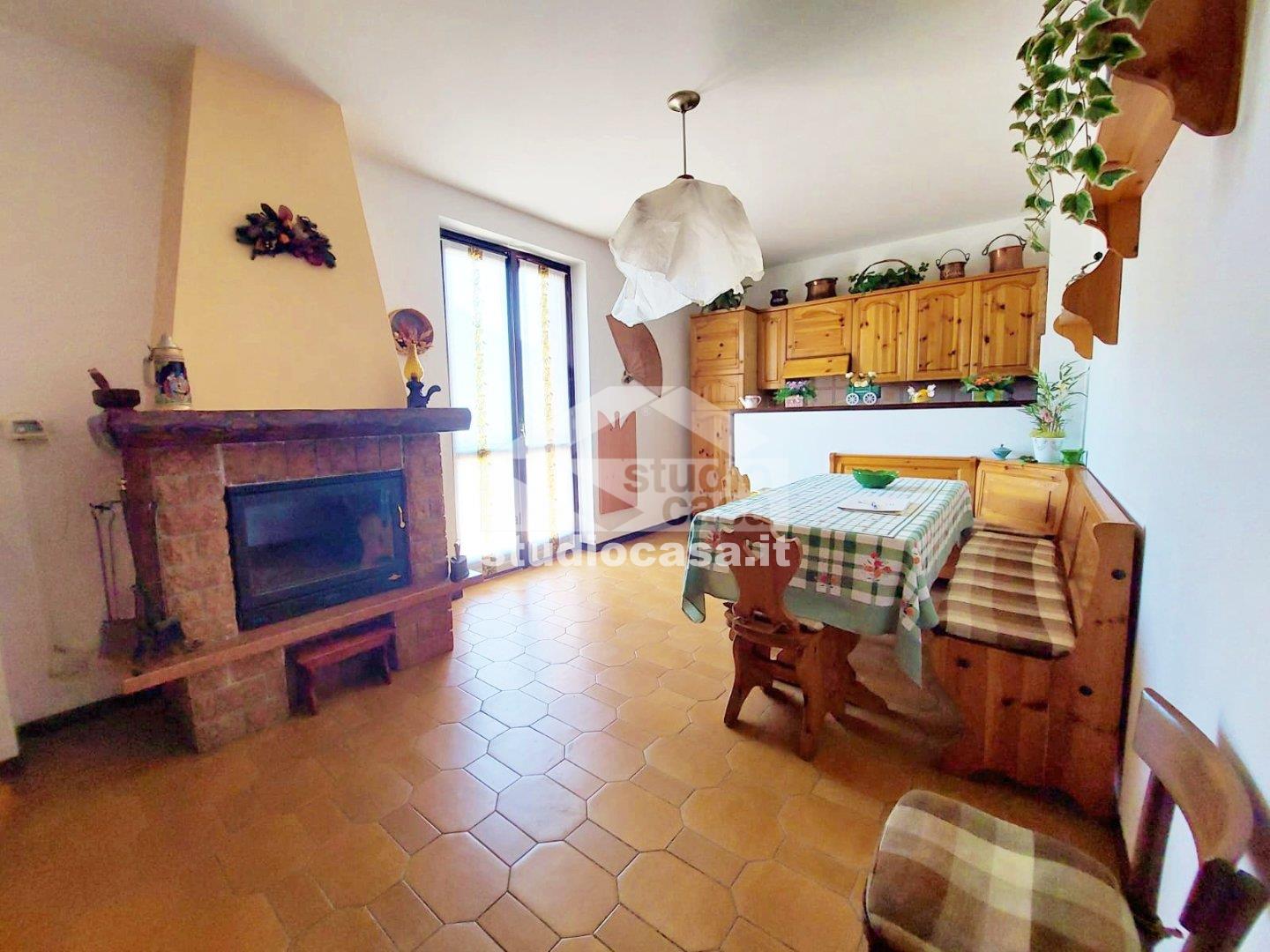 Appartamento in vendita a Gorno