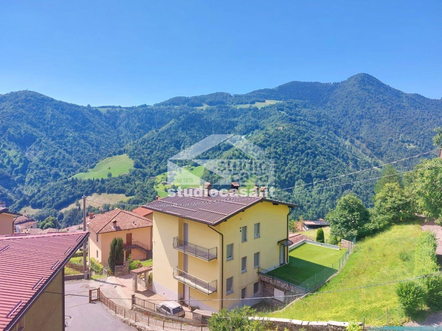 Appartamento in vendita a Gorno
