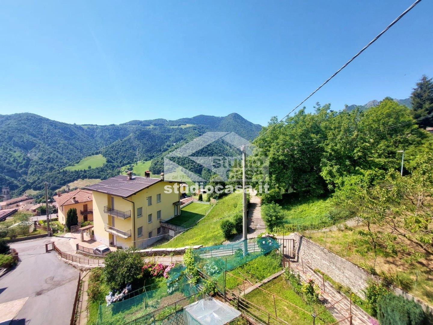 Appartamento in vendita a Gorno
