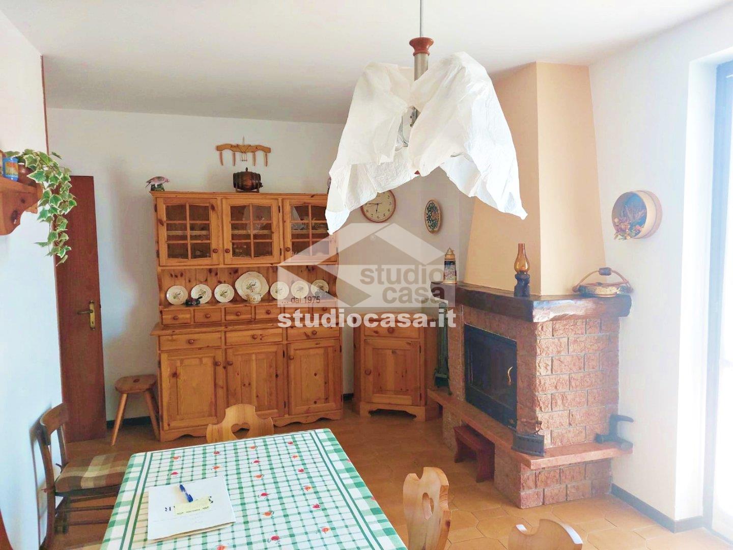 Appartamento in vendita a Gorno