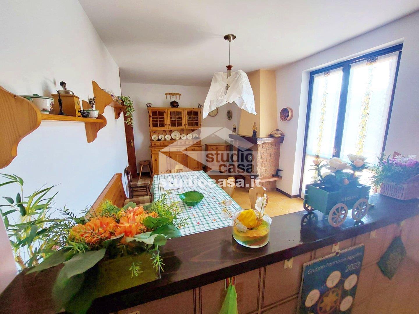 Appartamento in vendita a Gorno