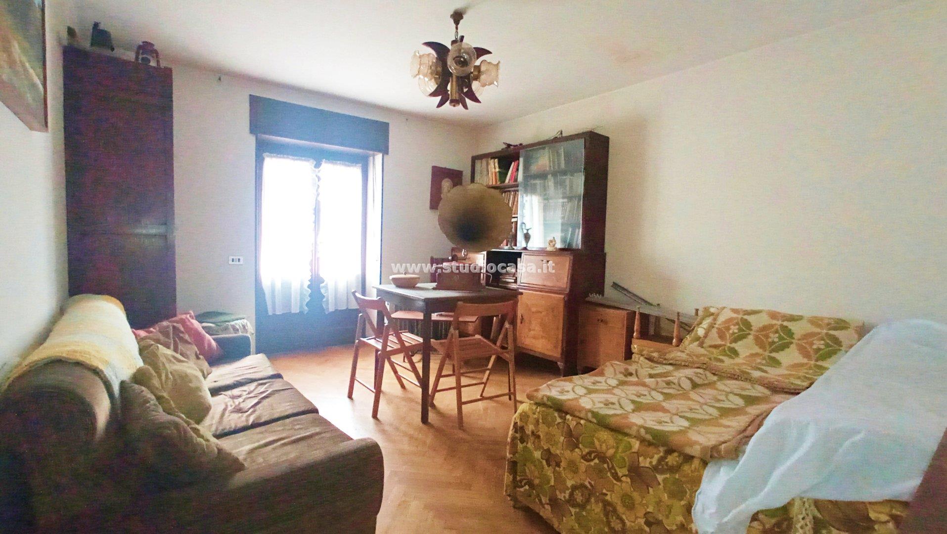 Appartamento in vendita a Gorno