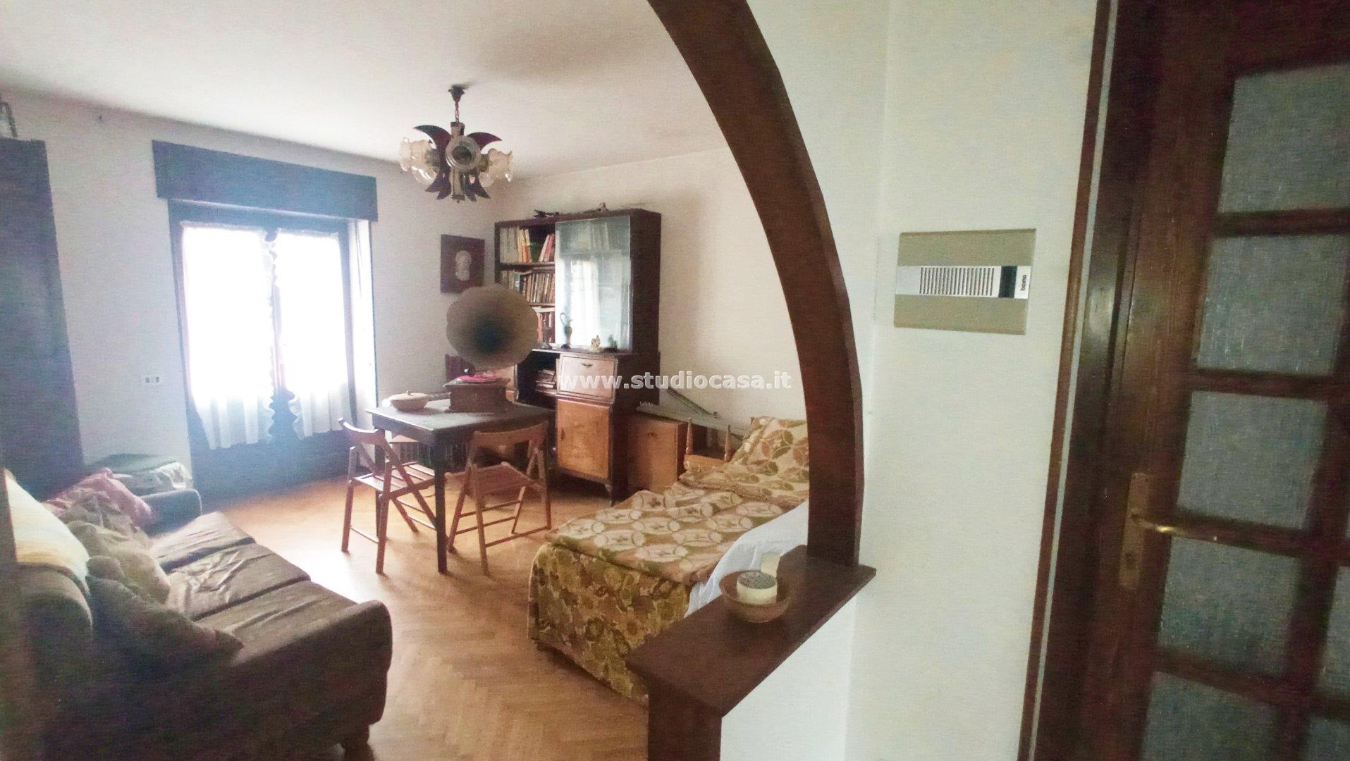 Appartamento in vendita a Gorno