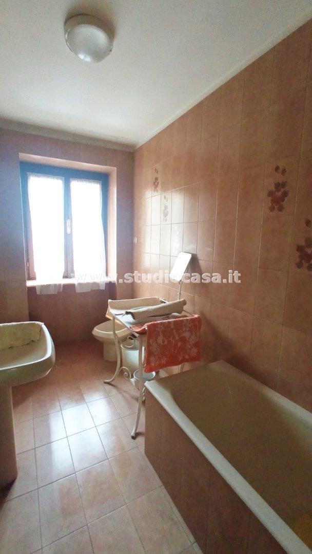 Appartamento in vendita a Gorno