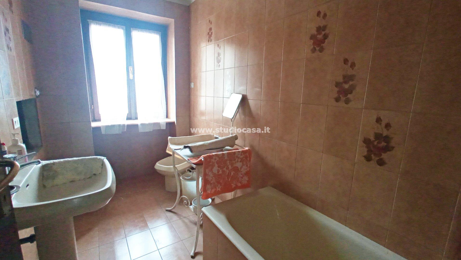 Appartamento in vendita a Gorno