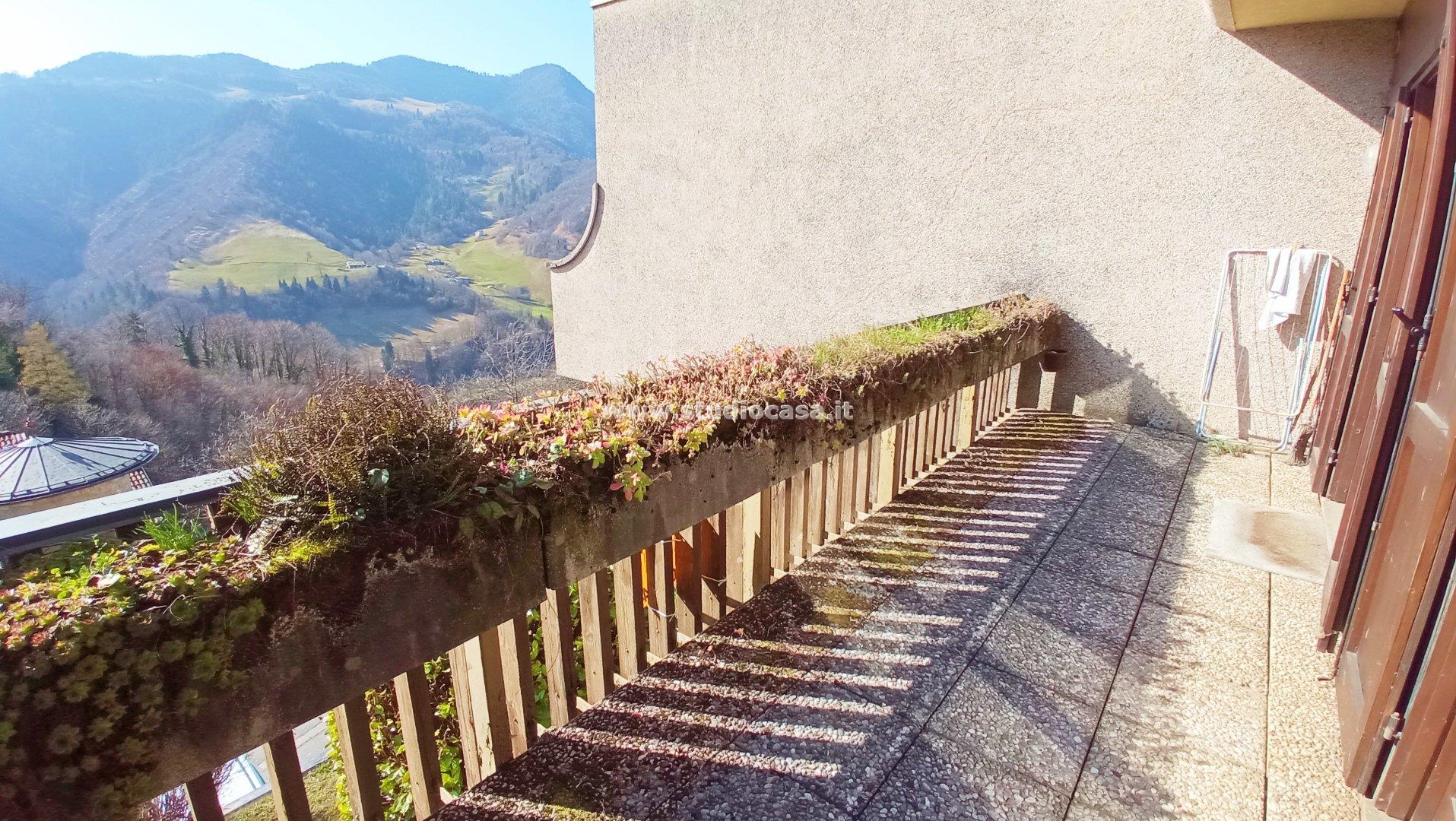 Appartamento in vendita a Gorno