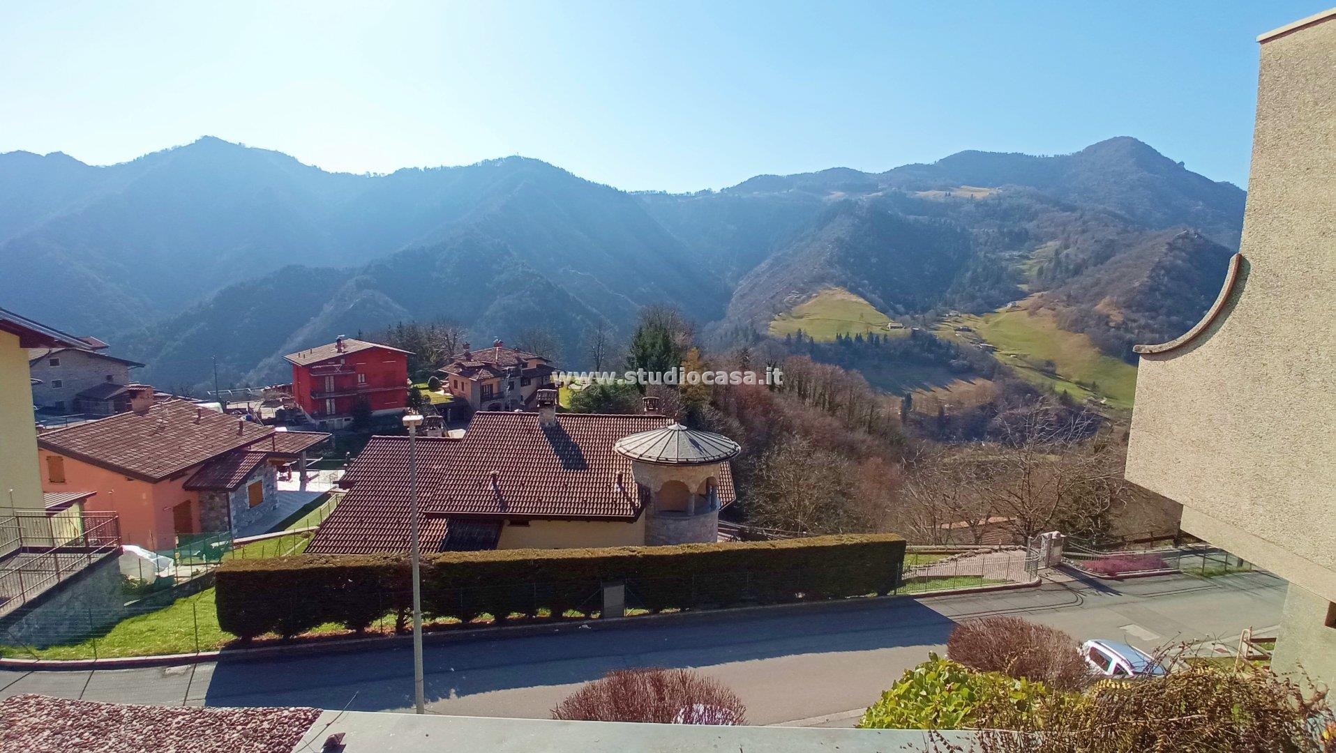 Appartamento in vendita a Gorno