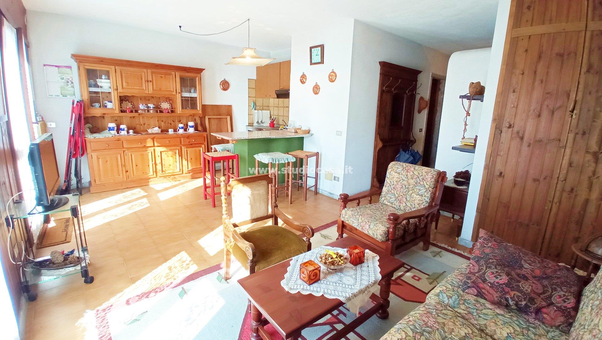 Appartamento in vendita a Gorno