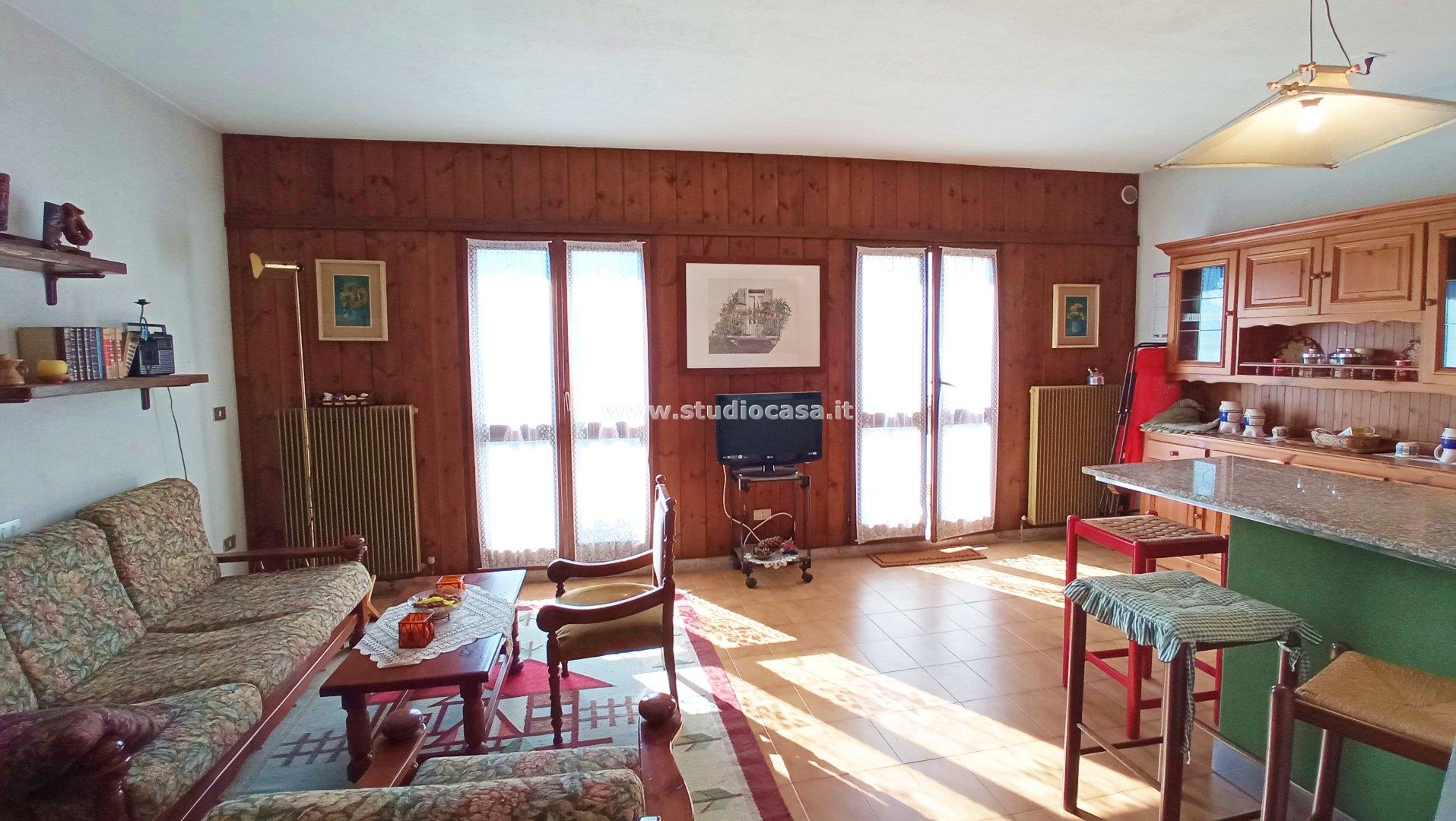 Appartamento in vendita a Gorno