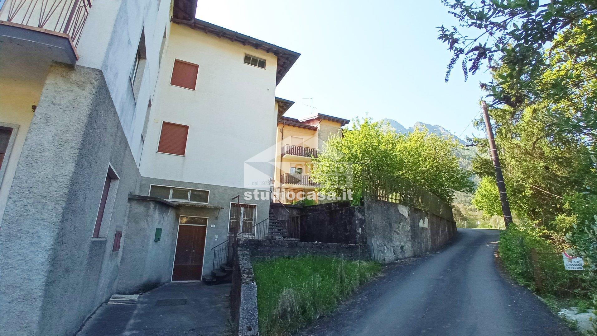 Casa Bifamiliare in vendita a Ponte Nossa