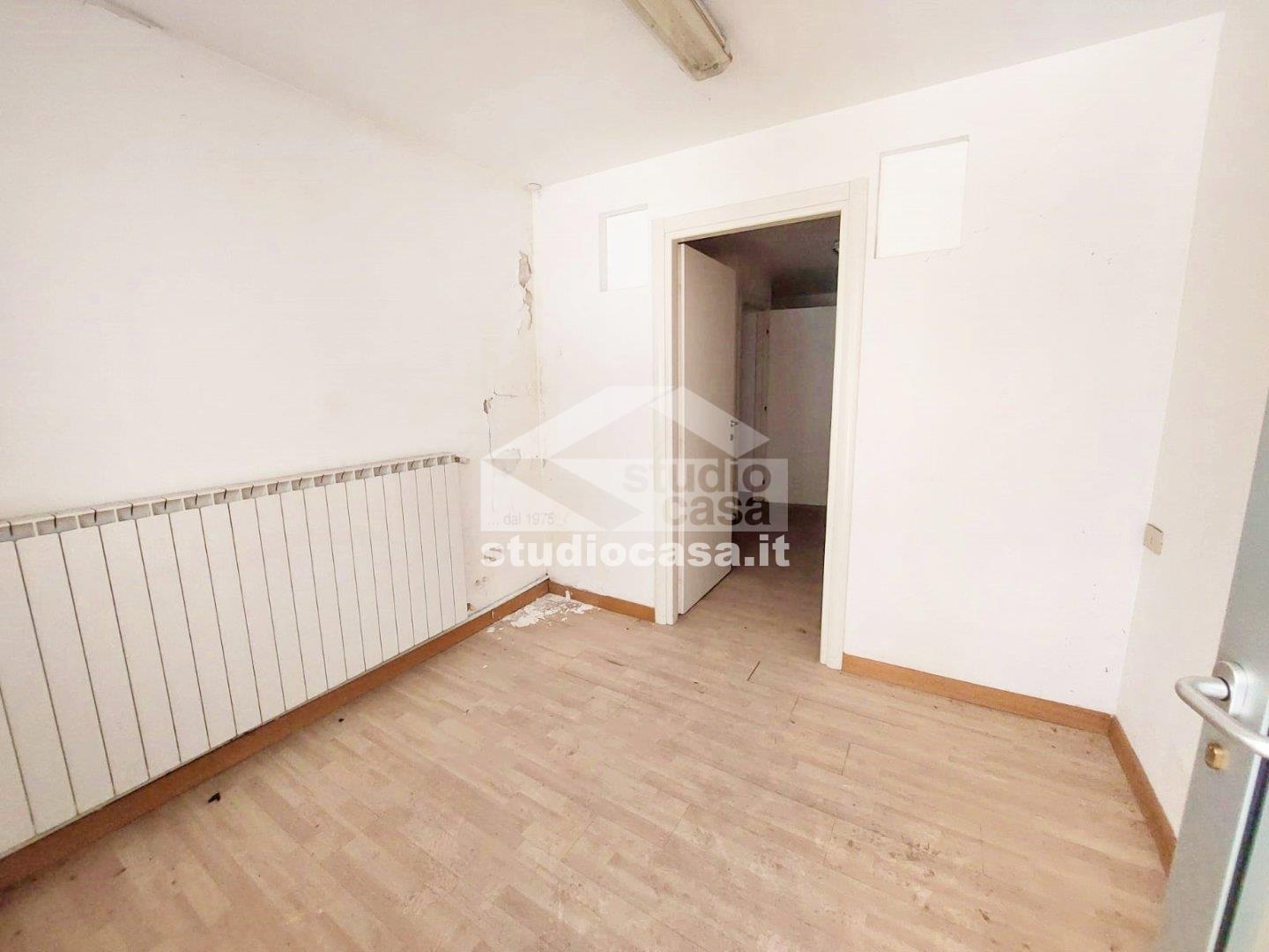 Negozio in vendita a Clusone