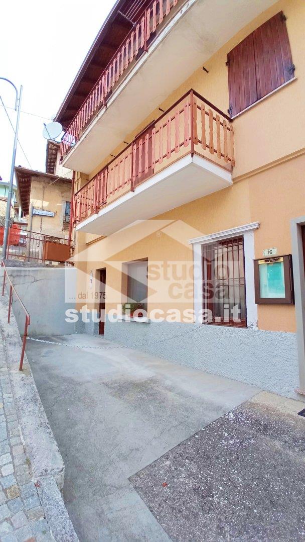 Casa Rustica in vendita a Gorno