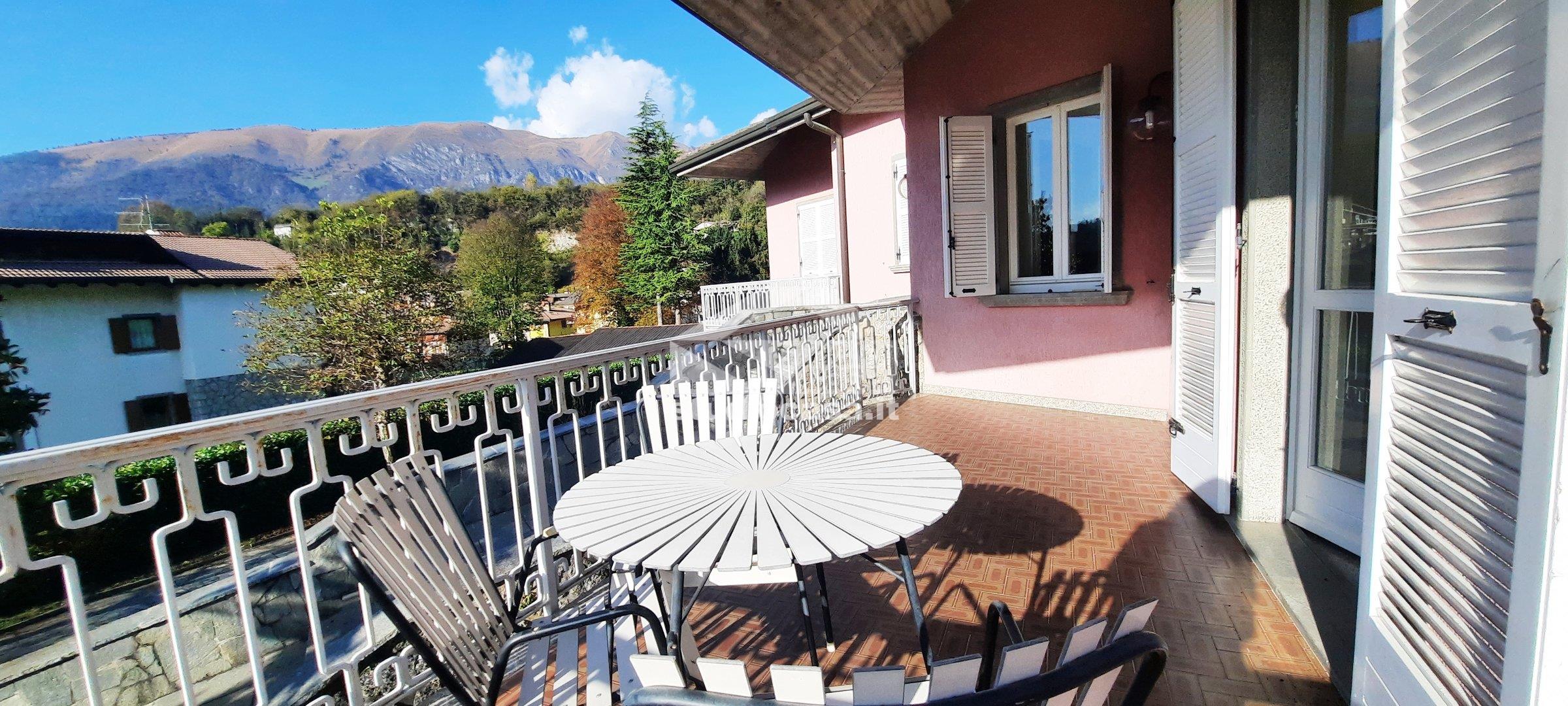 Villa Plurifamiliare in vendita a Onore