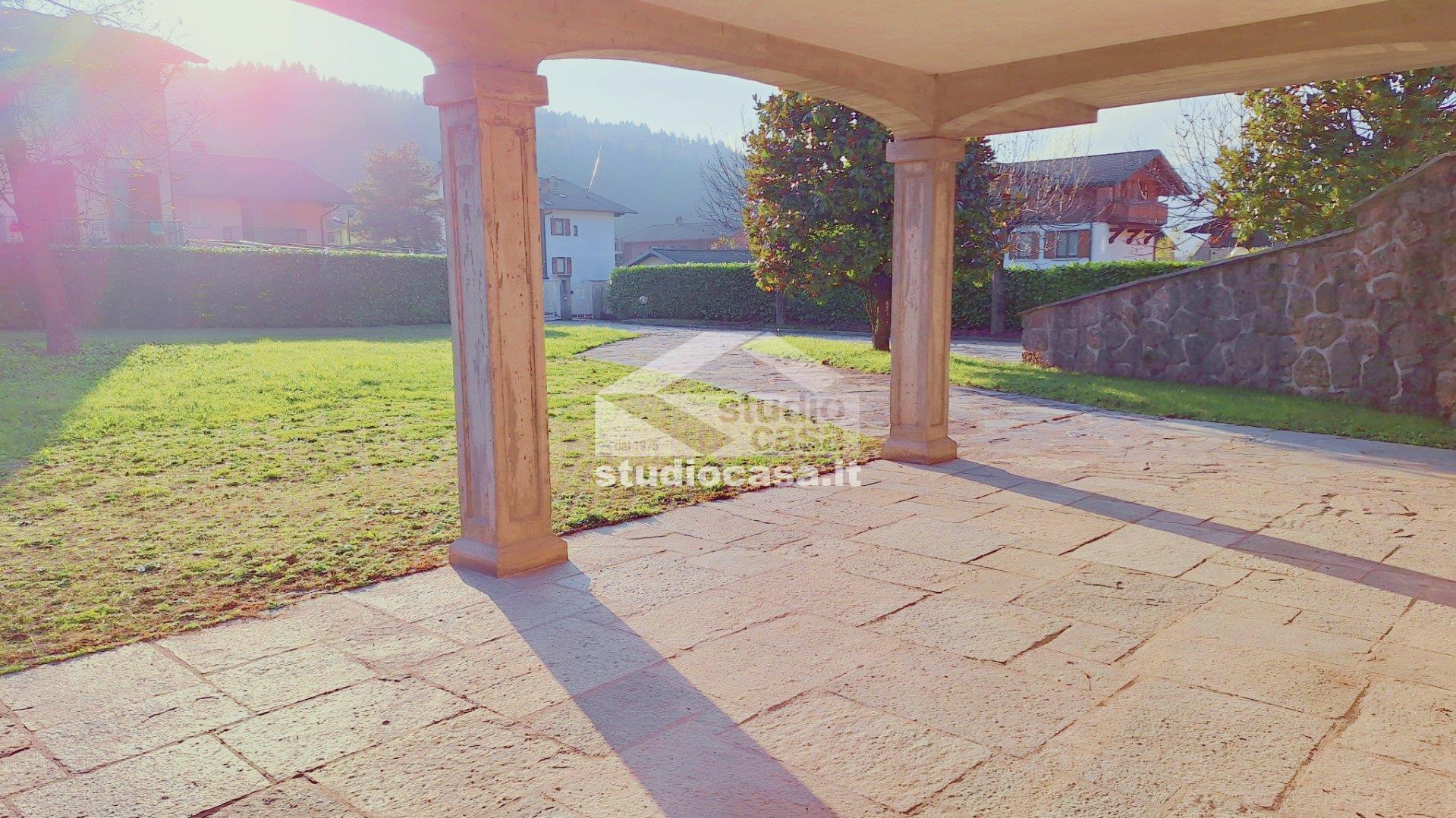 Villa Plurifamiliare in vendita a Onore