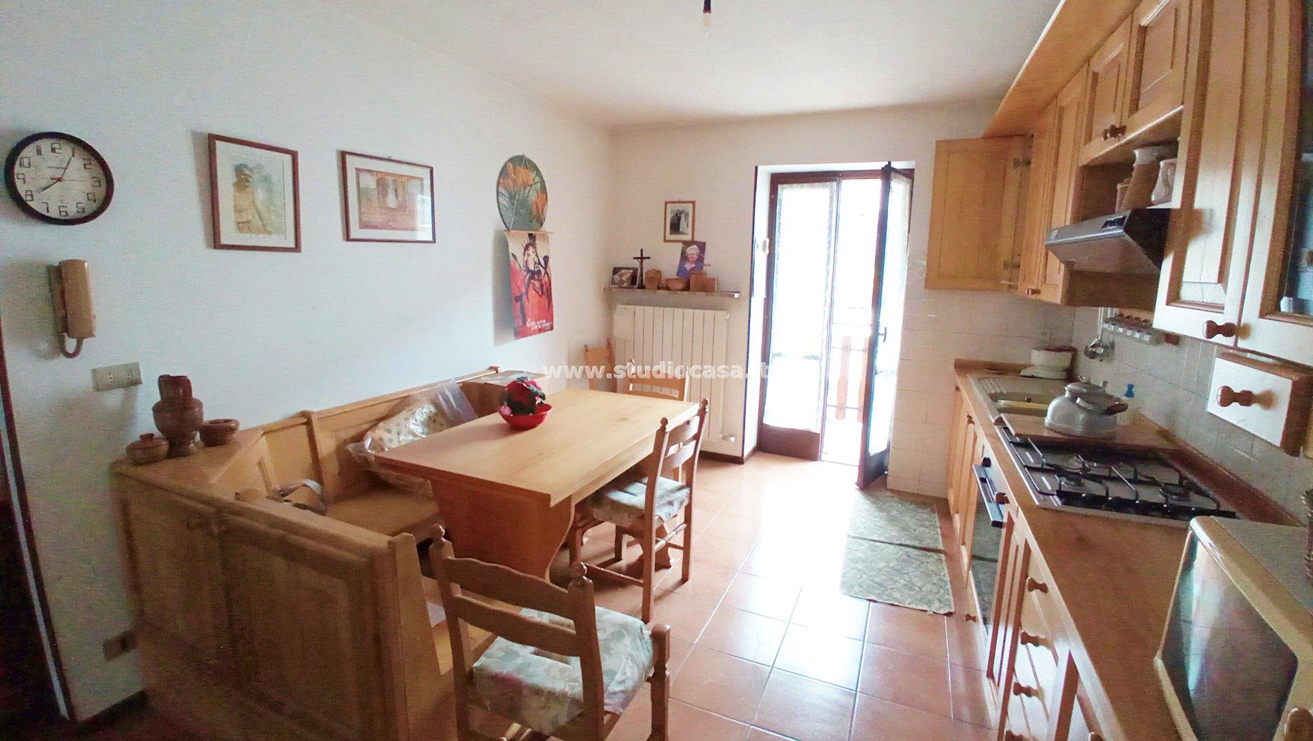 Appartamento in vendita a Gorno
