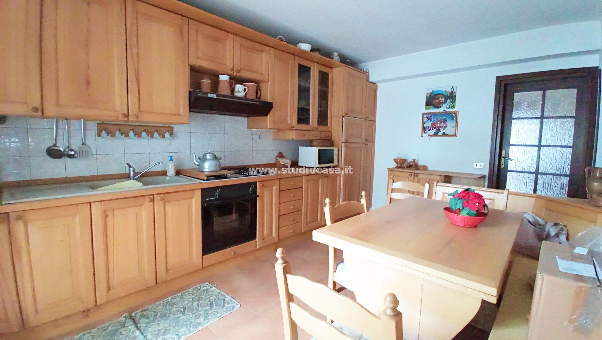 Appartamento in vendita a Gorno