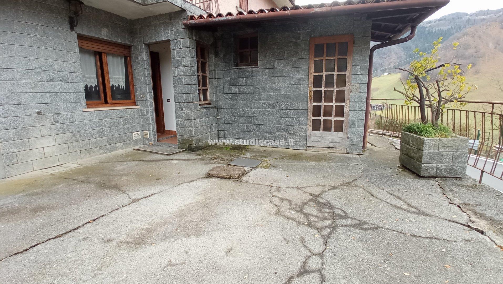Appartamento in vendita a Gorno