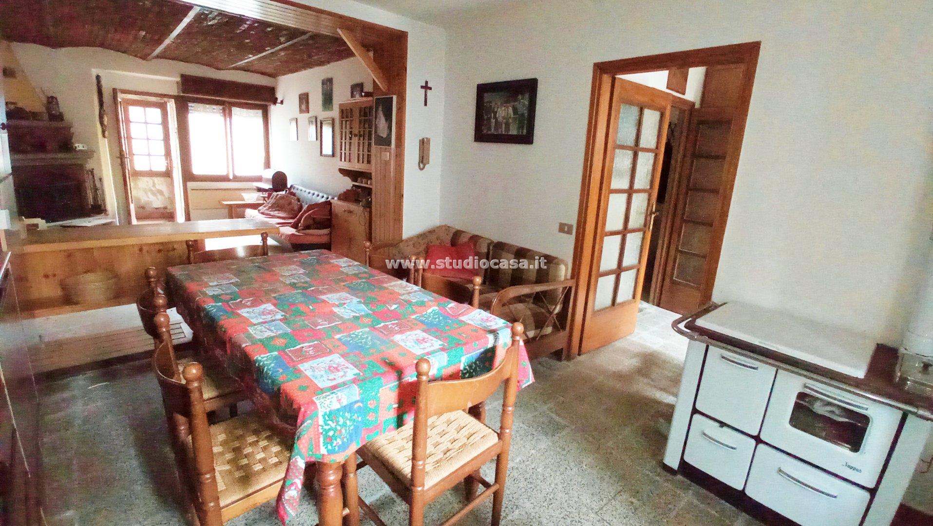 Appartamento in vendita a Gorno
