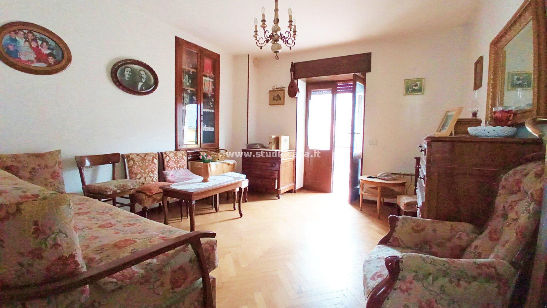 Appartamento in vendita a Gorno